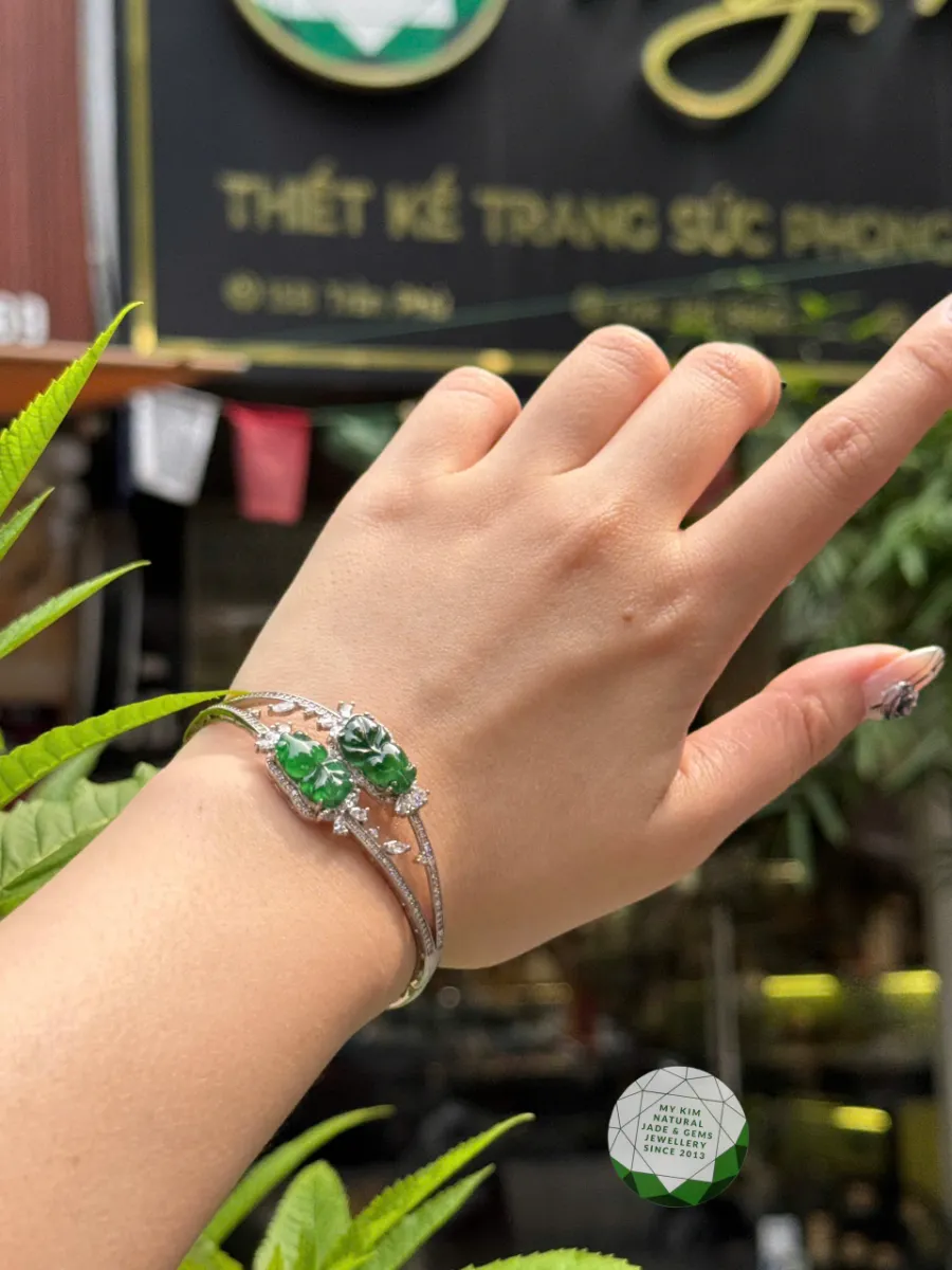 💎 Vòng Ngọc Phỉ Thúy “Đế Vương” – Imperial Jade – Chạm Khắc Cá Chép Thủ Công | Trang Sức Thiết Kế Sang Trọng, Phiên Bản Giới Hạn