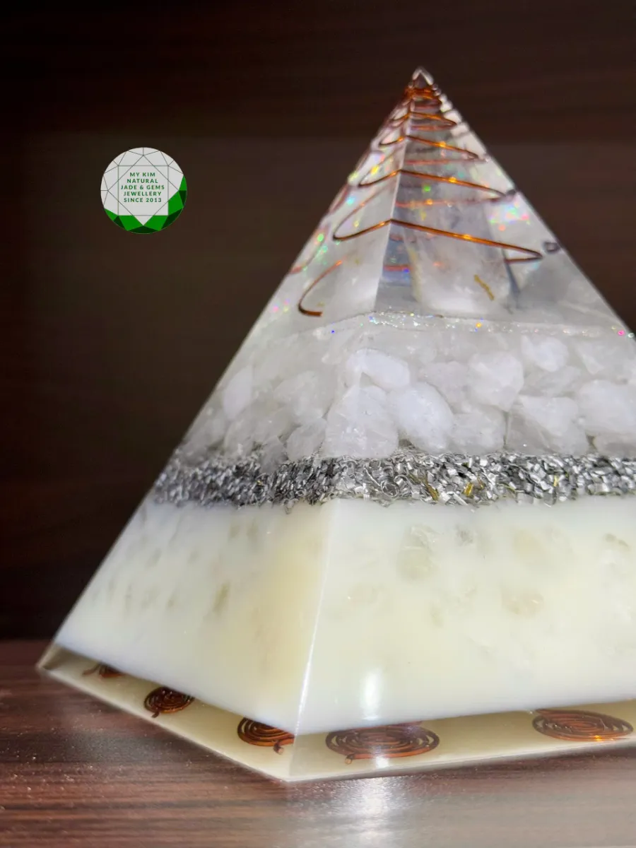 Tháp Orgonite Thạch Anh Trắng – Biểu tượng tinh khiết, cân bằng năng lượng phong thủy