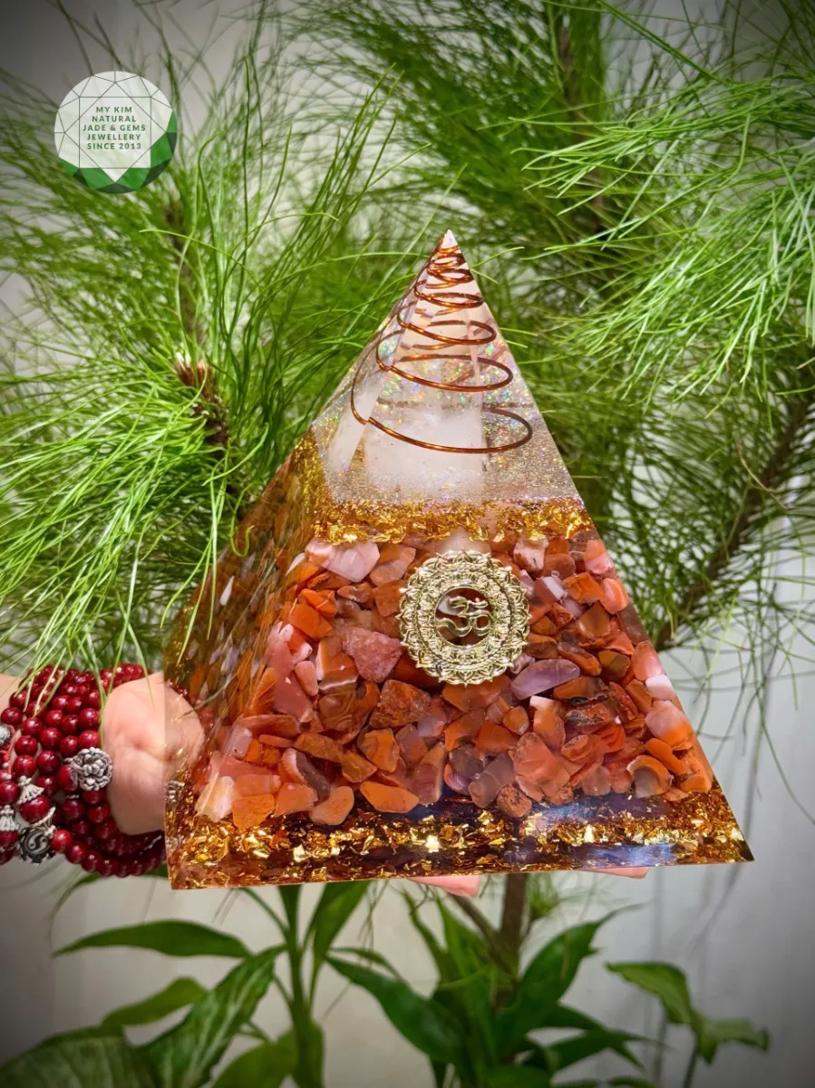 Tháp Orgonite Mã Não Đỏ – Trang trí phong thủy tinh tế, thủ công cao cấp