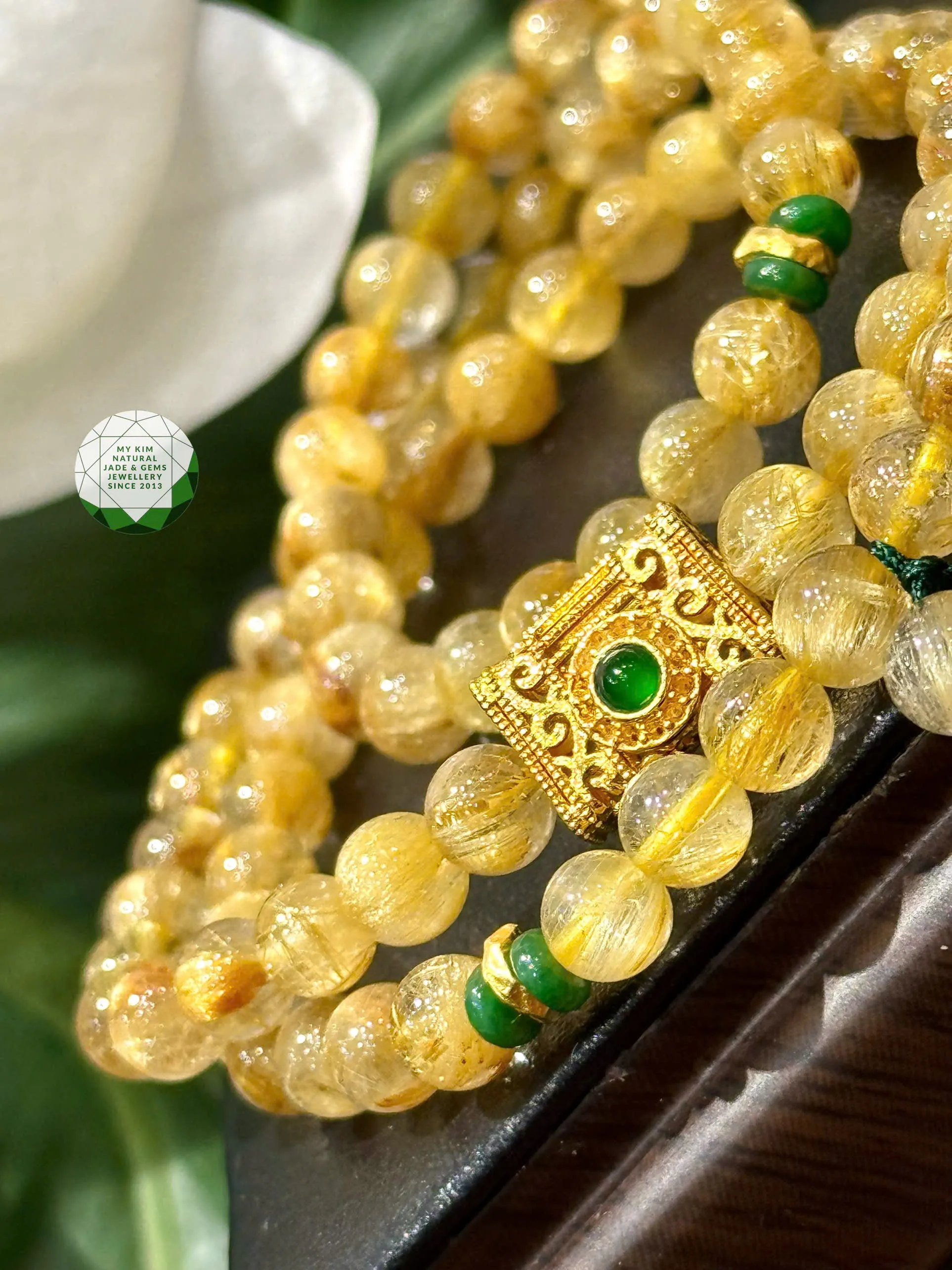 Vòng Thạch Anh Tóc Vàng Mix Ngọc Phỉ Thúy – Sang Trọng & Thanh Lịch