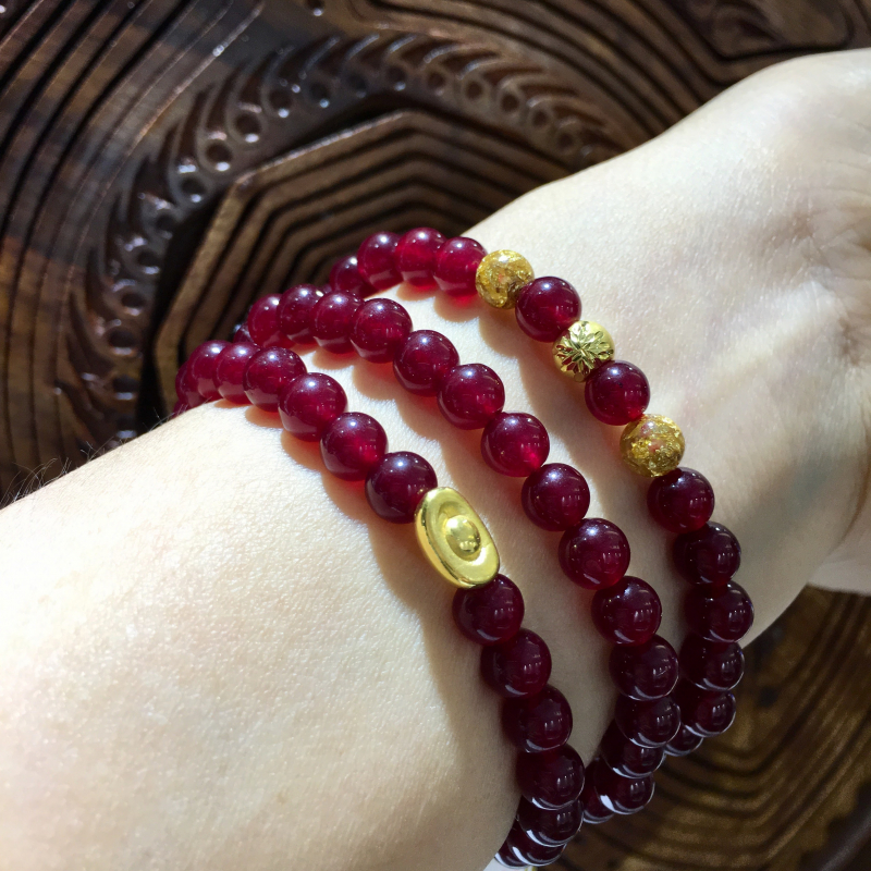 Mã não đỏ mix charm vàng 24k
