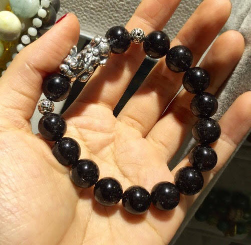 Vòng thạch anh tóc đen mix charm bạc thái