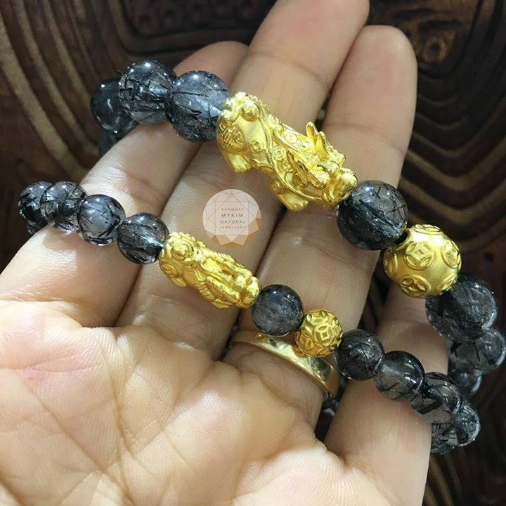 Vòng đá thạch anh tóc đen mix charm vàng 24k