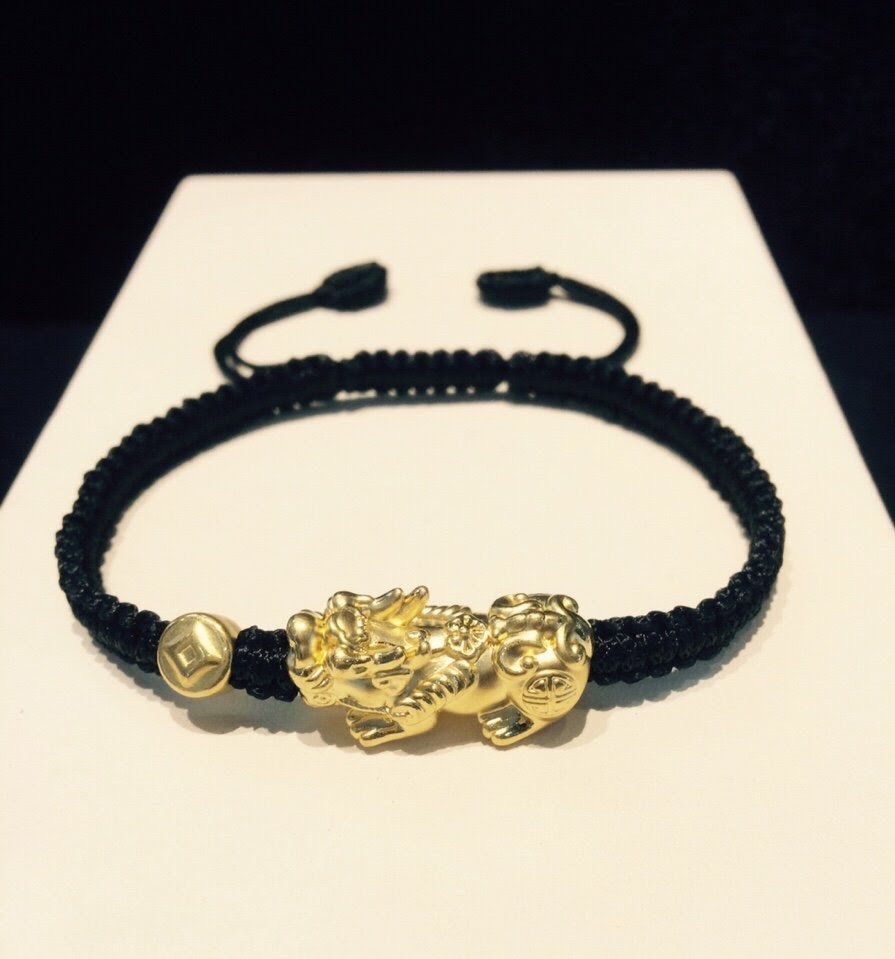 Vòng dây tết đen charm Tỳ hưu + xu kim tiền vàng 24k