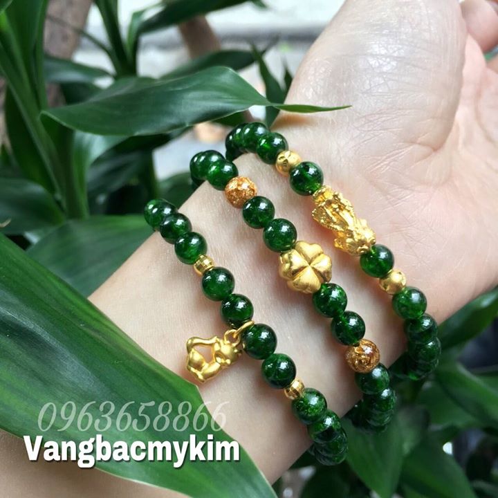 Vòng Đá diopside mix charm vàng