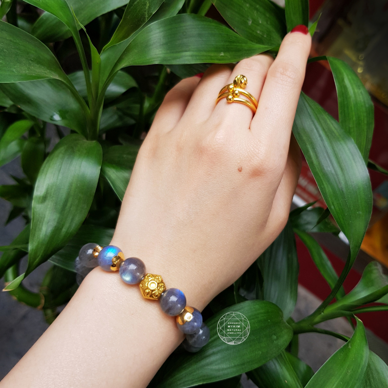 Labradorite - Mặt Trăng Đen A+ kết vàng 24k 999,9