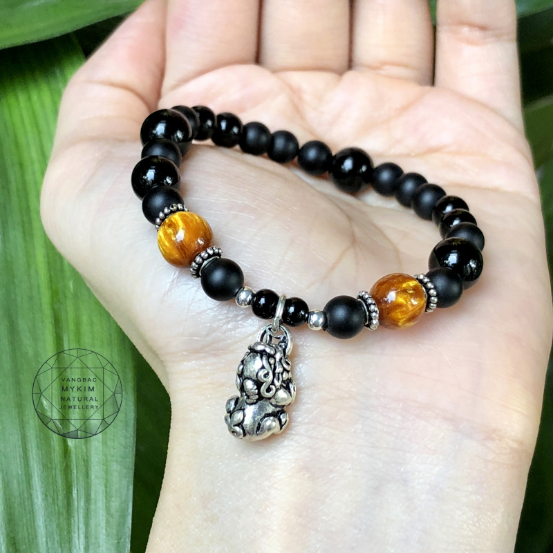 Vòng Mã não và obsidian mang đến sự sung túc