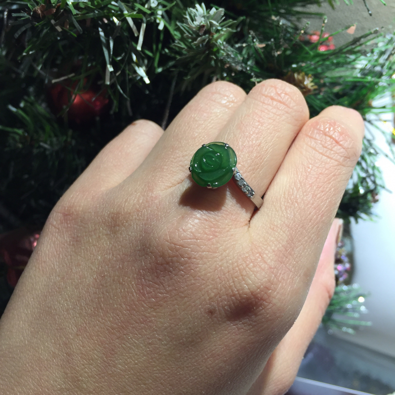 NHẪN HOA HỒNG NGỌC BÍCH NEPHRITE PHÚ QUÝ