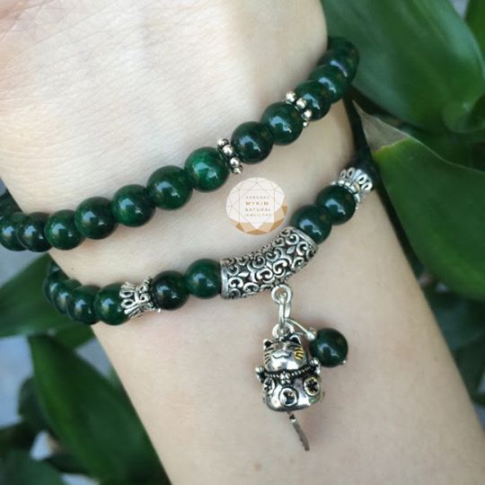 Vòng đá sơn thủy mix charm bạc thái