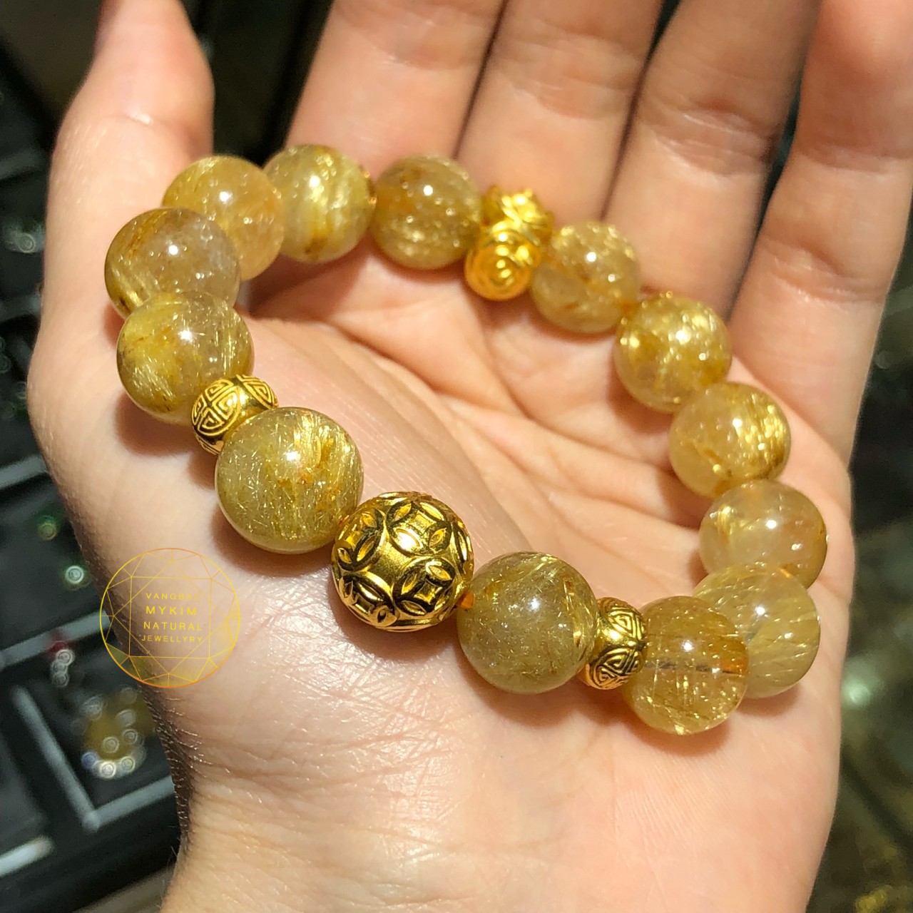 Vòng thạch anh tóc vàng vip