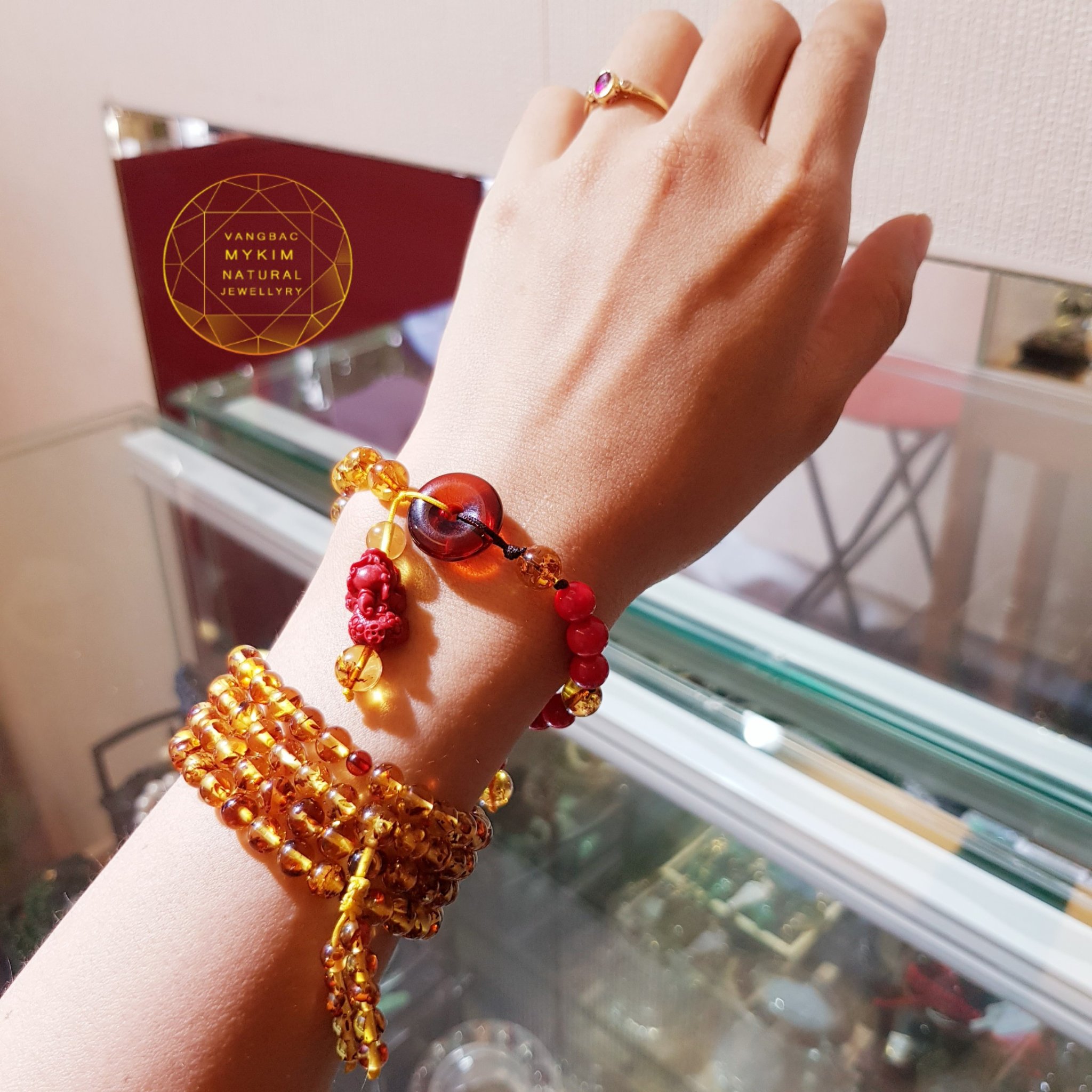 Hổ phách ong thiên nhiên cuốn tay 108 hạt
