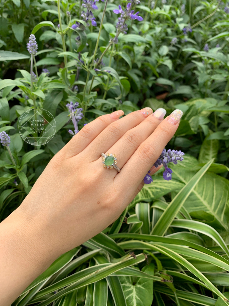 💚 NHẪN NGỌC PHỈ THÚY MYANMAR – BỌC BẠC SI VÀNG TRẮNG 18K | VIÊN NGỌC XANH TRONG, THIẾT KẾ HOA VĂN