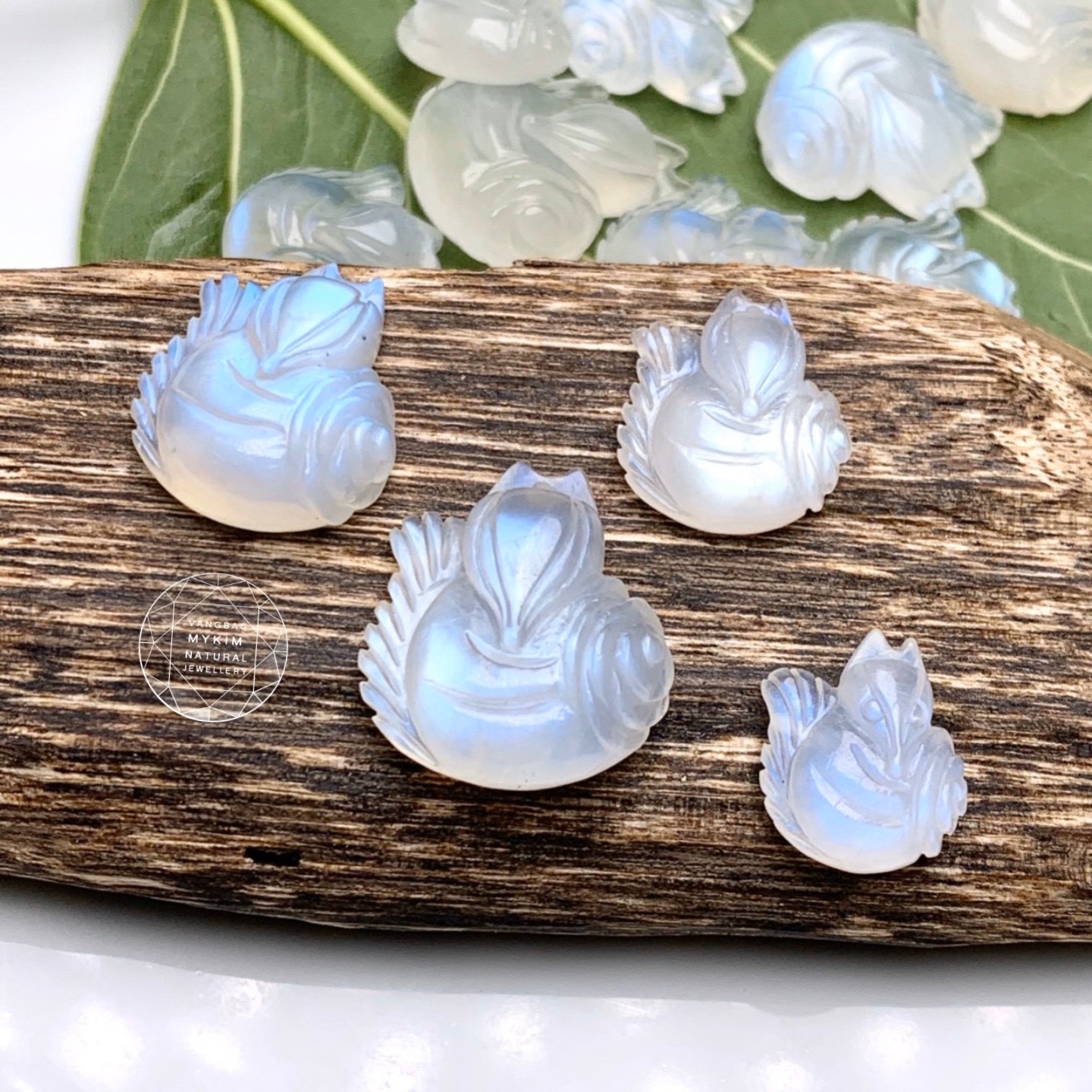 Hồ ly Moonstone (Đá Mặt Trăng)