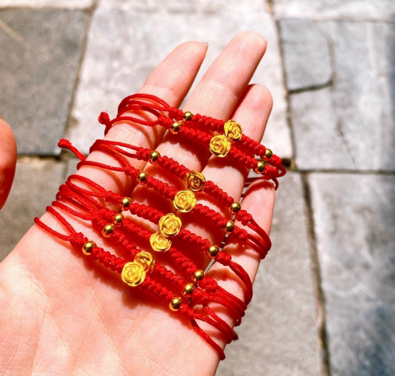 Dây chỉ đỏ Mix Vàng 24k - Hoa Hồng