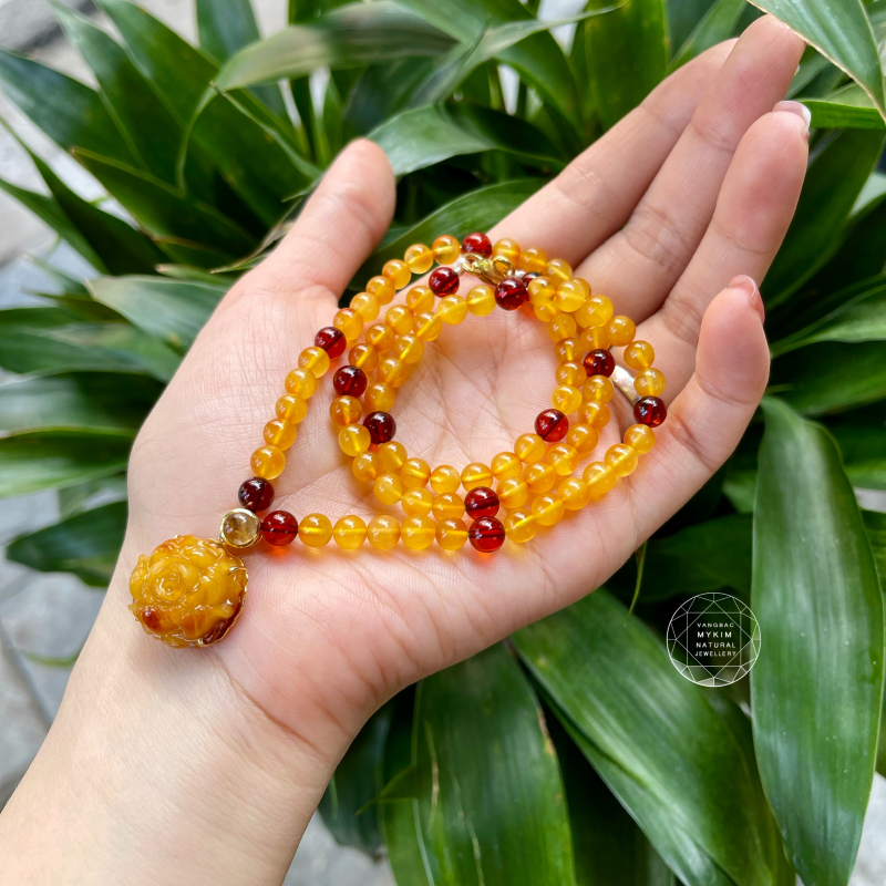 ✨ Vòng Cổ Hổ Phách Mật Hoa Mẫu Đơn Bọc Vàng Tây 10k – 14k – 18k