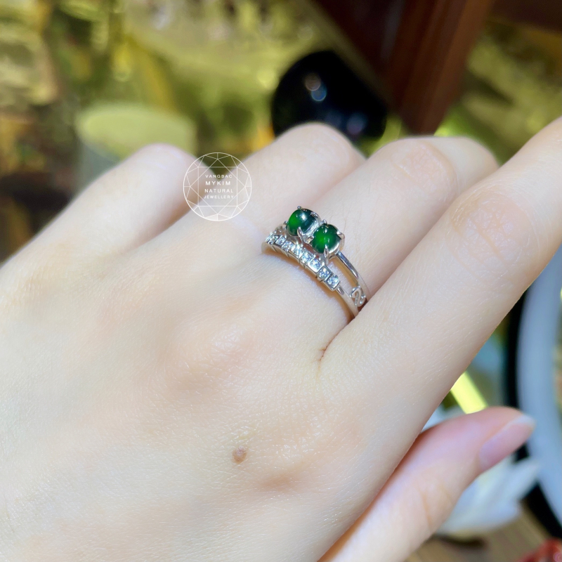 💍 NHẪN NGỌC PHỈ THÚY HOÀNG ĐẾ – IMPERIAL JADEITE | HAI DẢI TƯƠNG PHẢN | BỌC BẠC SI VÀNG TRẮNG 18K