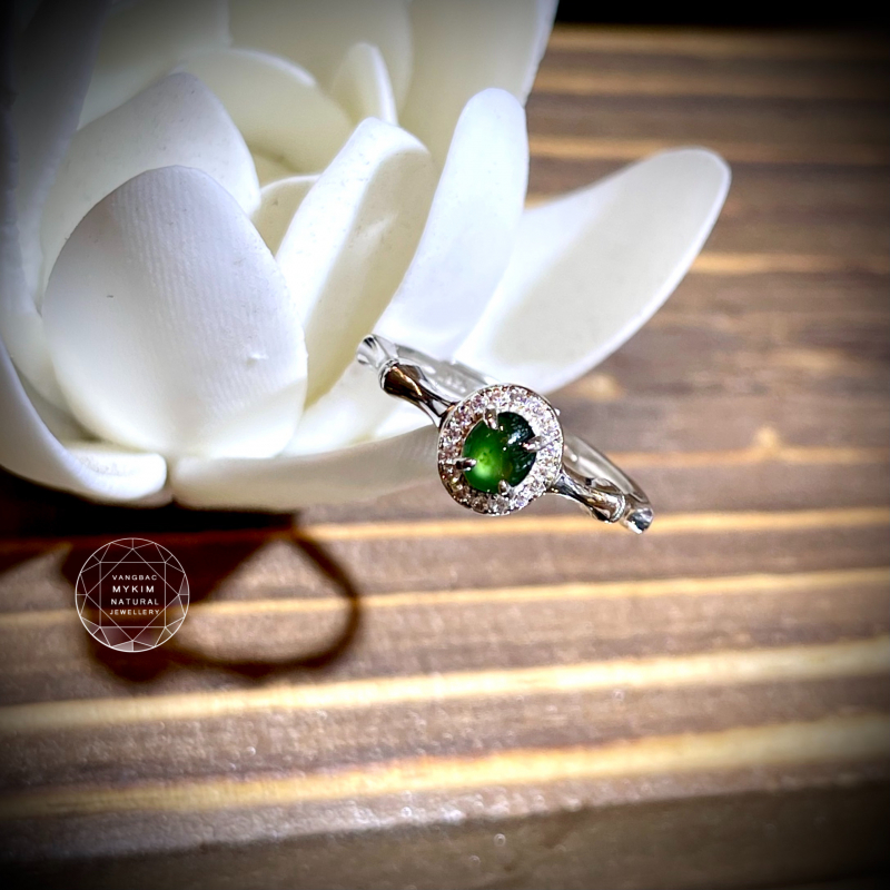 Nhẫn Ngọc Phỉ Thúy Hoàng Đế - Imperial Jadeite - Bọc bạc si vàng trắng 18k - MS02