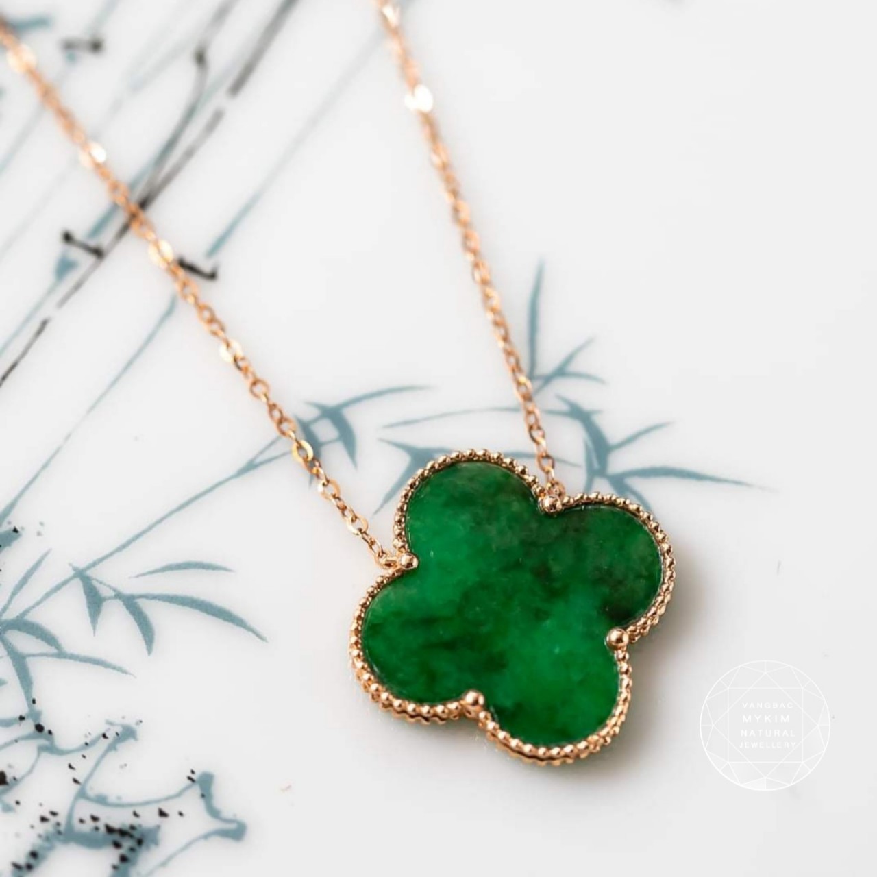 🍀 Mặt Dây Cỏ 4 Lá Ngọc Phỉ Thúy Xanh Đậm – Biểu Tượng Bình An & May Lành | Bọc Vàng 10k | 14k | 18k