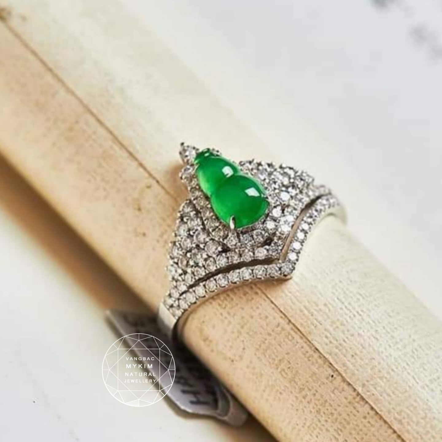 💫 Nhẫn Hồ Lô Ngọc Phỉ Thúy – Bọc Viền Vàng 10k | 14k | 18k – Thiết Kế Đính Đá Tinh Xảo