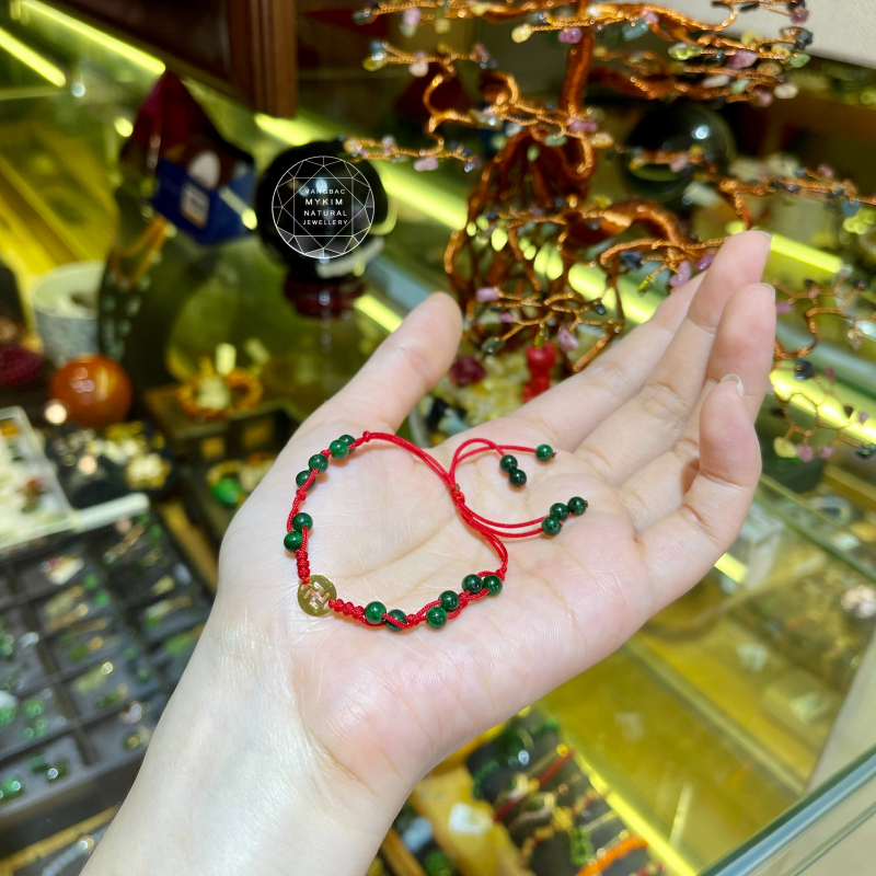 🧵 Dây Tết Đá Sơn Thủy – Charm Chữ Vạn Vàng Tây | Gắn Kết Dịu Dàng – Biểu Tượng Bảo Hộ & Nội Tâm Bình An