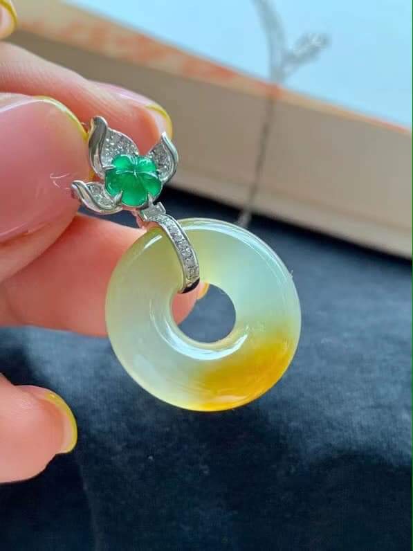 Mặt dây Đồng Điếu Ngọc Jadeite đính hoa - Vàng trắng 10k - 14k - 18k