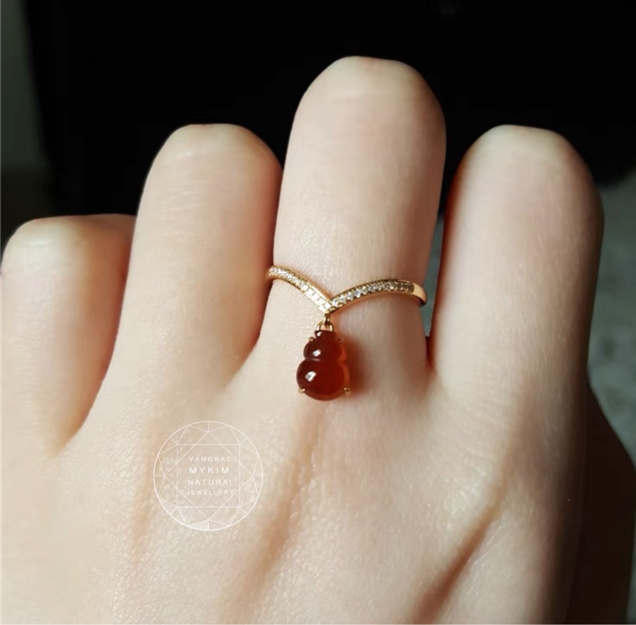 Nhẫn Hồ Lô đánh kiểu V đính đá - Vàng 10k - 14k - 18k