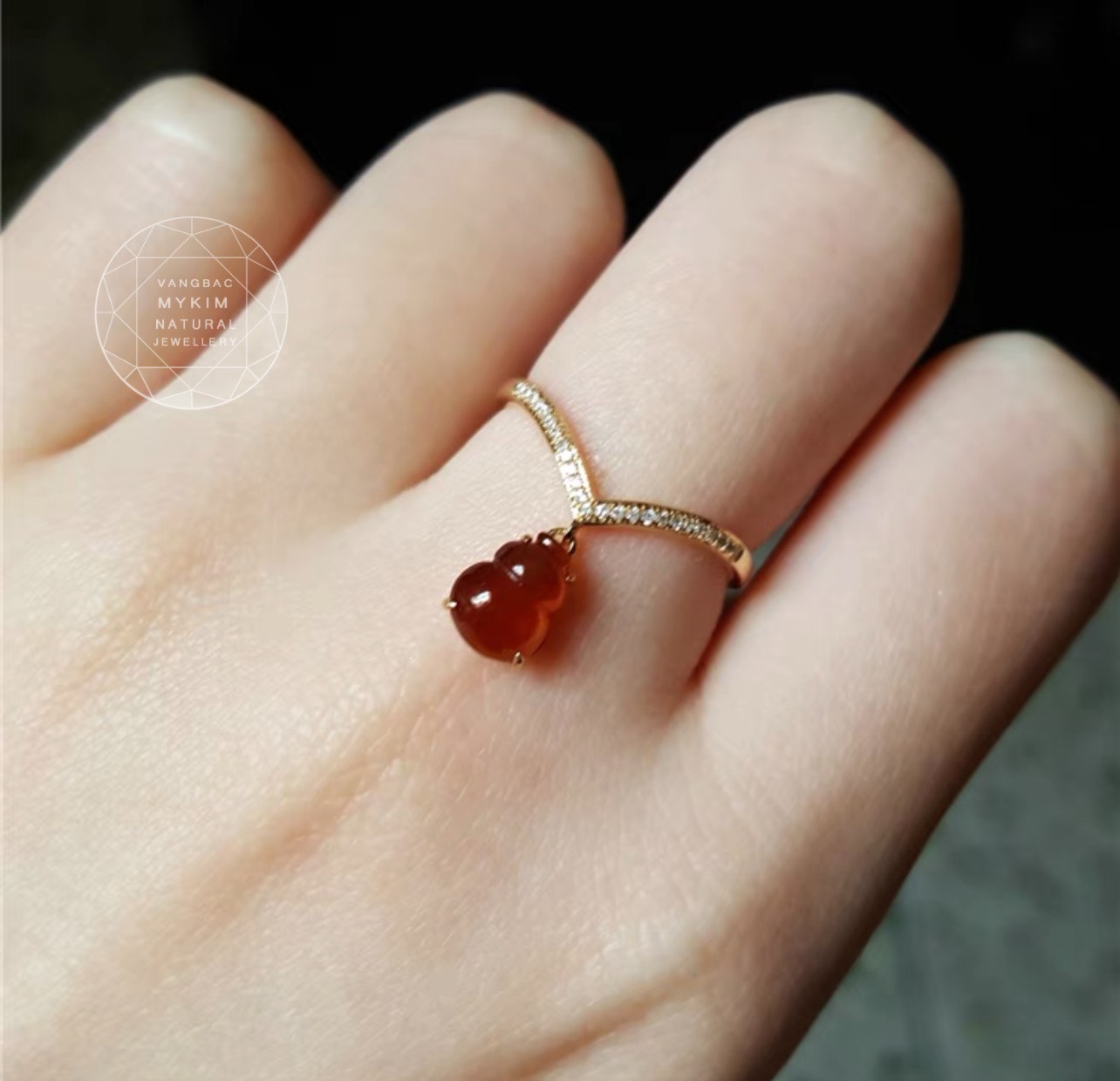 Nhẫn Hồ Lô đánh kiểu V đính đá - Vàng 10k - 14k - 18k