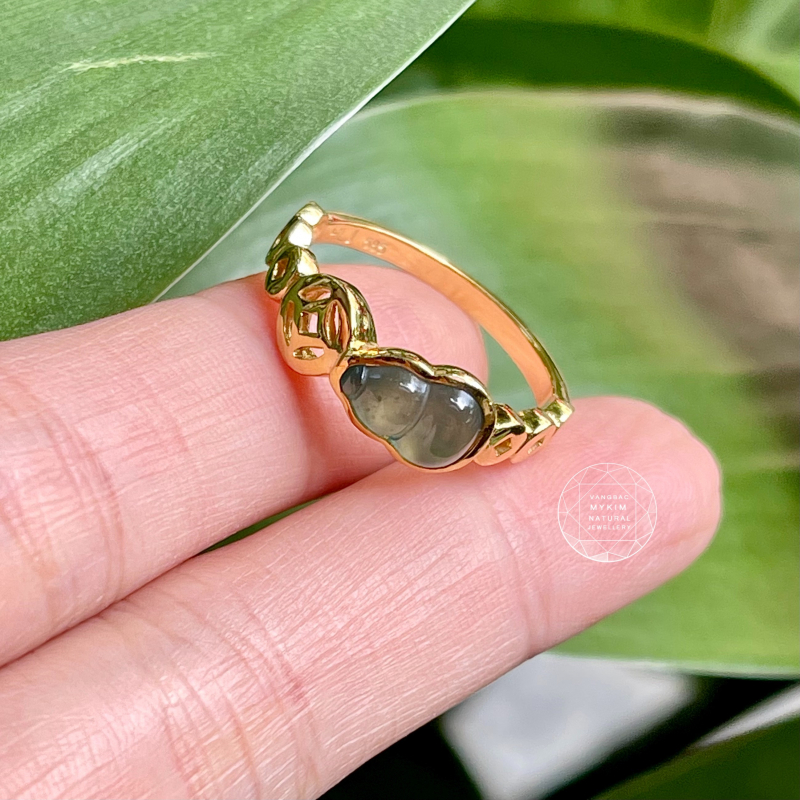 🌿 Nhẫn Hồ Lô Băng Ngọc Phỉ Thúy – Vàng 14k – Thiết Kế Kim Tiền Thu Hút Tài Lộc