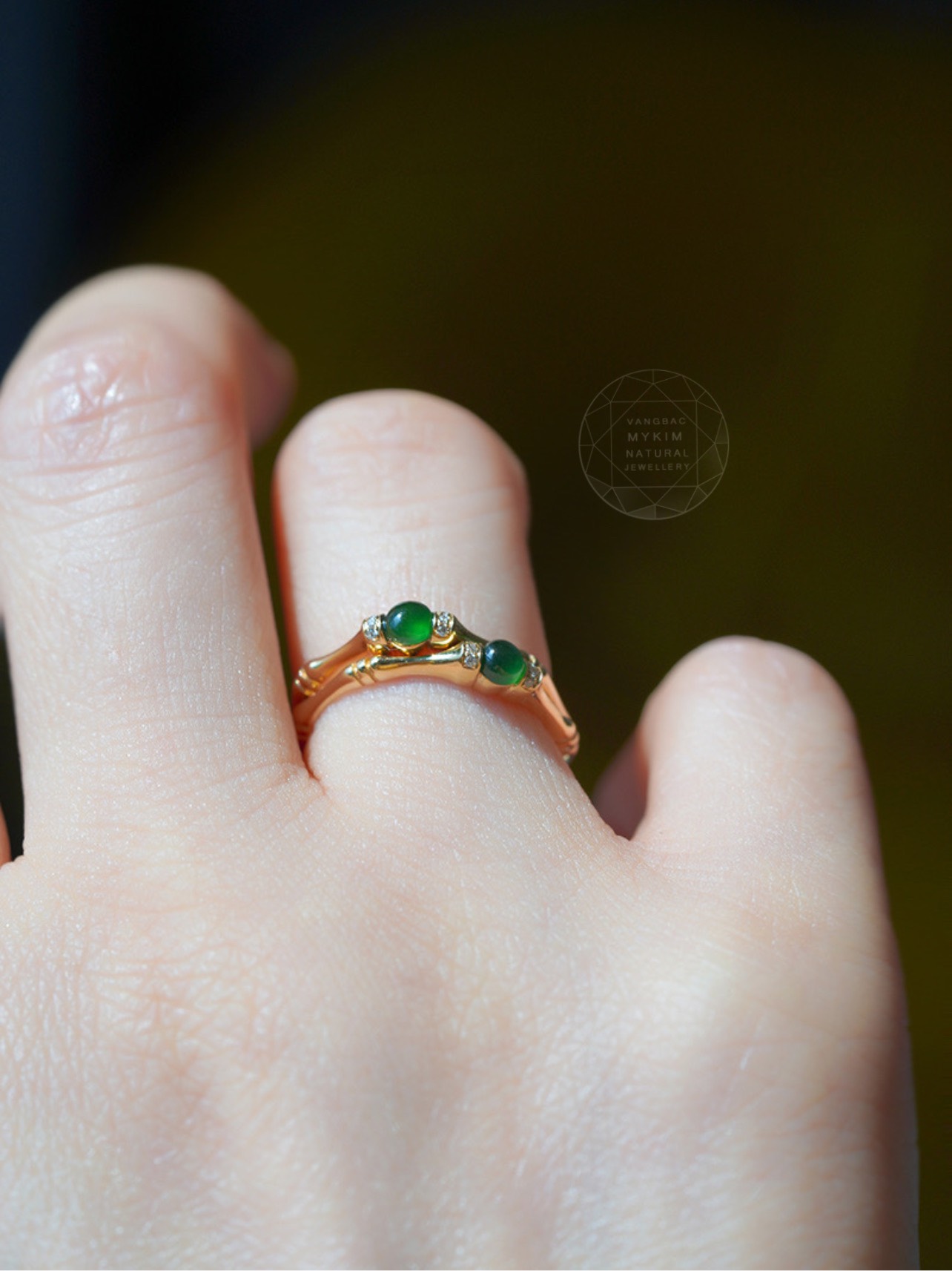 Nhẫn Ngọc Jadeite - đính kim cương mois - Vàng 10k - 14k - 18k