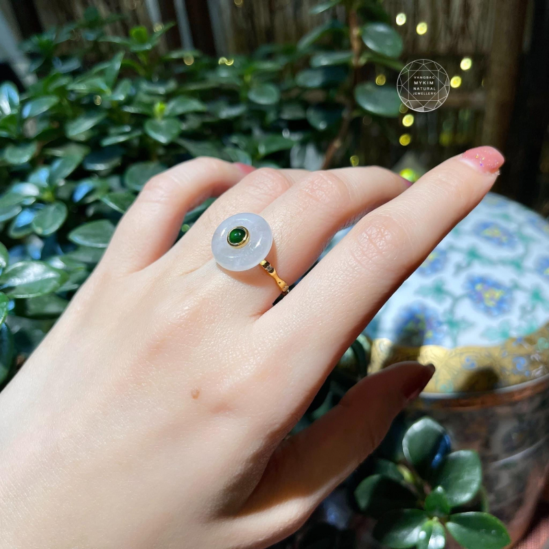 Nhẫn Băng Ngọc Đồng Điếu - Phỉ Thúy Xanh - đính kim cương Mois - Vàng 14k