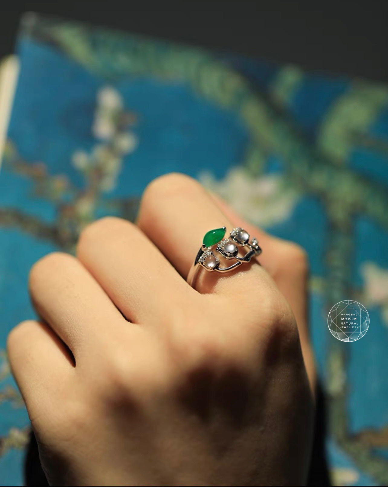 Nhẫn Ngọc Phỉ Thúy kiểu Hoa Tulip - Vàng trắng 14k - 18k