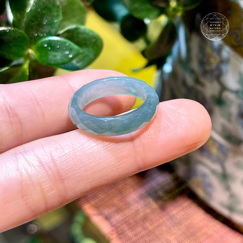 💍 Nhẫn Ngọc Phỉ Thúy Băng Dầu Jadeite – Nguyên Khối Mài Giác