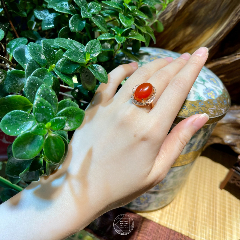 Nhẫn Mã Não Nam Hồng Vip - Silver & Gold 18k - Gắn đá trắng