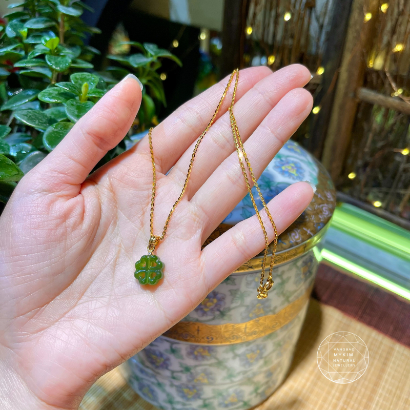 Mặt dây Hoa Bốn Lá Ngọc Bích Nephrite - Kim cương Mois - Cuống Vàng Tây 14k