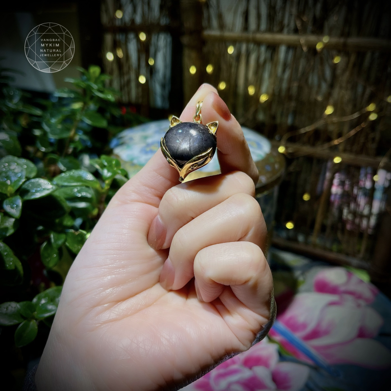Mặt dây Hồ Ly đá Sapphire Đen Thiên Nhiên - Bọc Vàng 18k