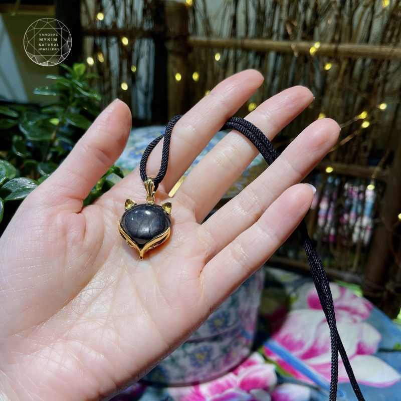 Mặt dây Hồ Ly đá Sapphire Đen Thiên Nhiên - Bọc Vàng 18k