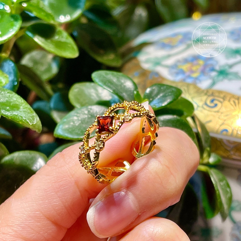 Nhẫn Granat Vàng 14k