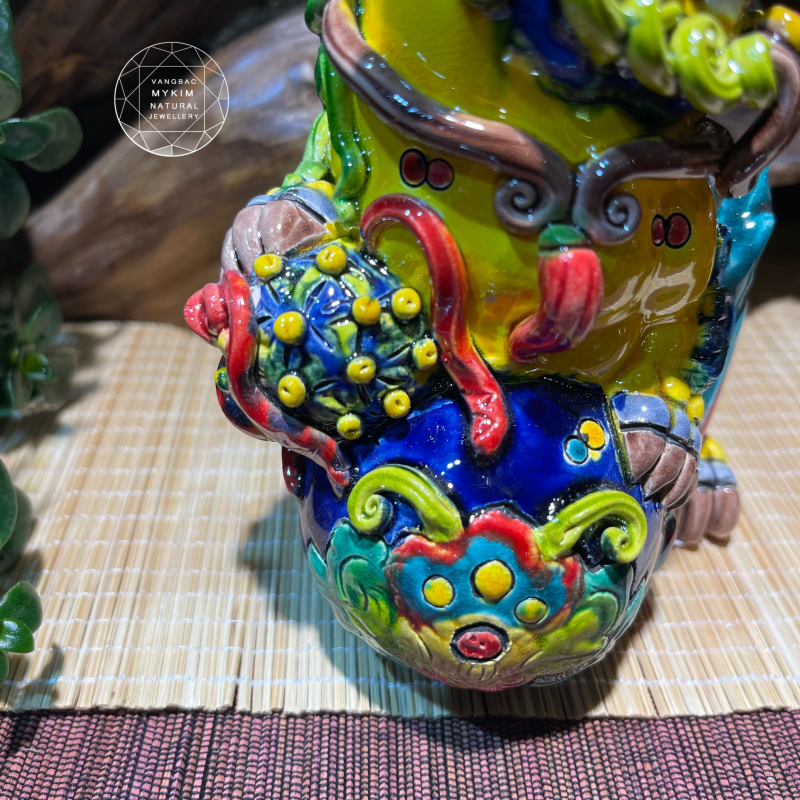 🐉 Kỳ Lân Ôm Quả Cầu Xanh – Gốm Sứ Men Rạn Đài Loan | Linh Vật Cát Tường Tượng Trưng Cho Uy Quyền & Tài Trí