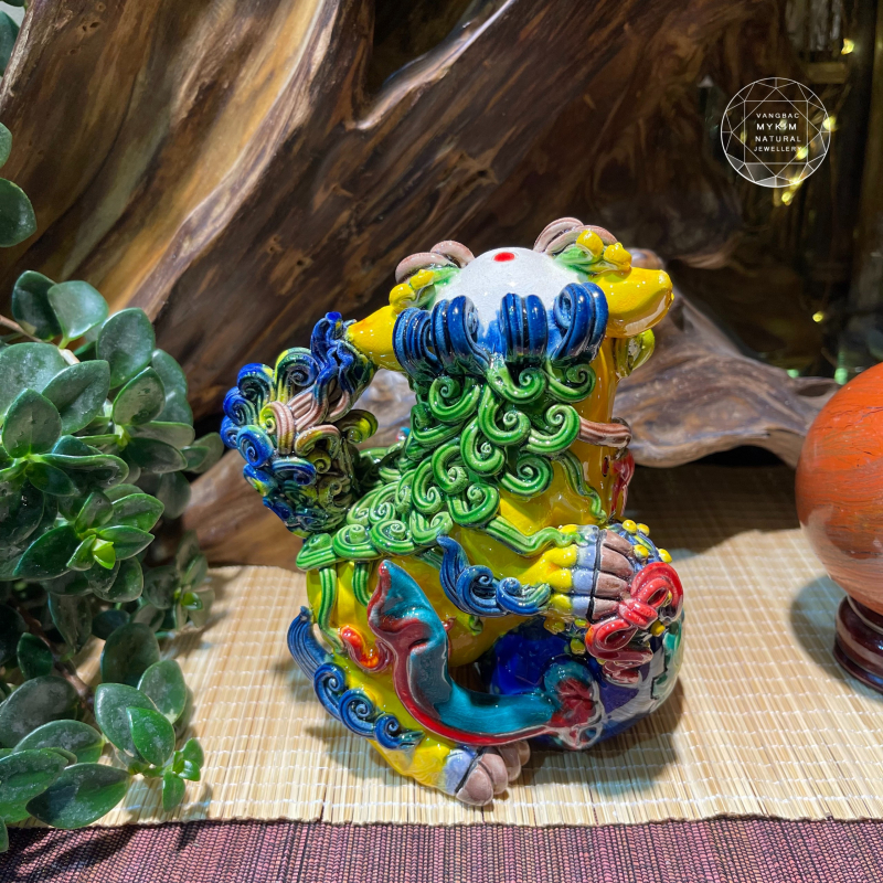 🐉 Kỳ Lân Ôm Quả Cầu Xanh – Gốm Sứ Men Rạn Đài Loan | Linh Vật Cát Tường Tượng Trưng Cho Uy Quyền & Tài Trí