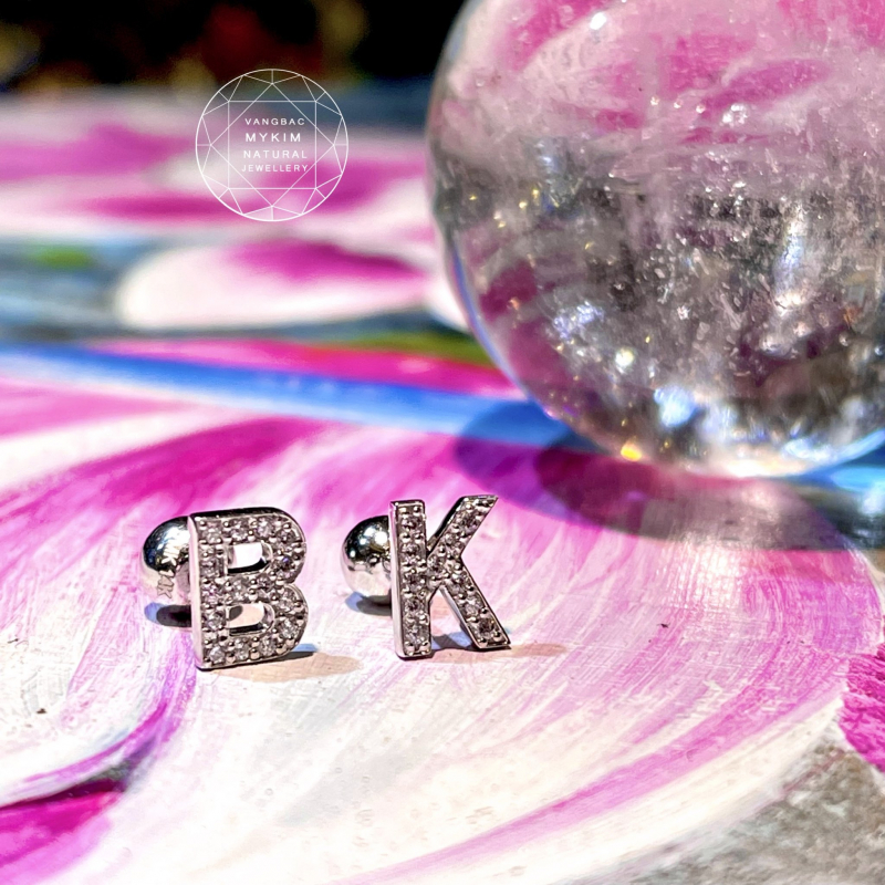 Bông Tai Chữ Cái - Vàng Trắng 14k - Size To