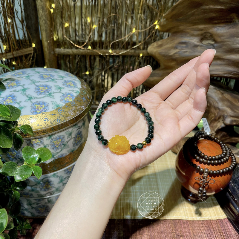 Vòng Ngọc Phỉ Thúy mix charm Hổ Phách Hoa Mẫu Đơn