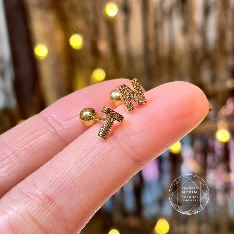 Bông Tai Chữ Cái - Vàng 14k Size 6x5mm
