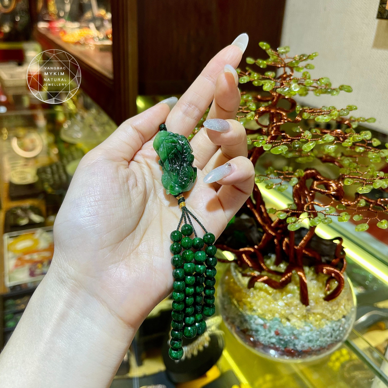 ✨ Dây Treo Tỳ Hưu Ngọc Phỉ Thúy & Đá Sơn Thủy – Thủ Công Dây Tết, Kèm 4 Tua Rơi | Biểu Tượng Bảo Hộ – Tĩnh Tâm – Kết Nối Bình An