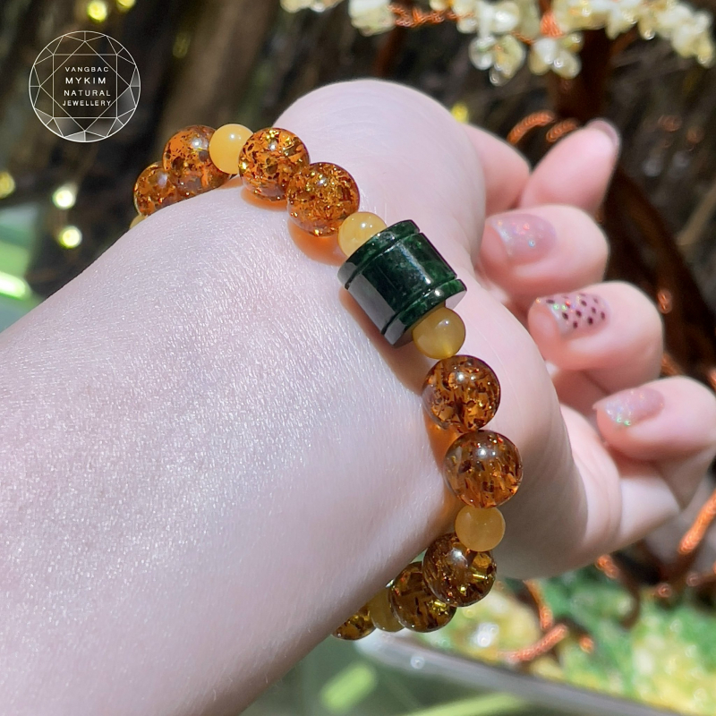 Vòng Hổ Phách Ong Nâu Mix Lu Thống Ngọc Phỉ Thúy – Trang Sức Thiên Nhiên Cao Cấp