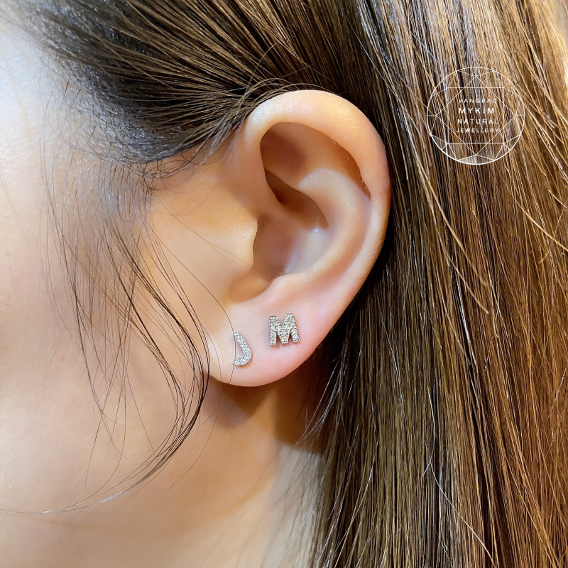 Bông Tai Chữ Cái - Vàng 14k Size 6x5mm