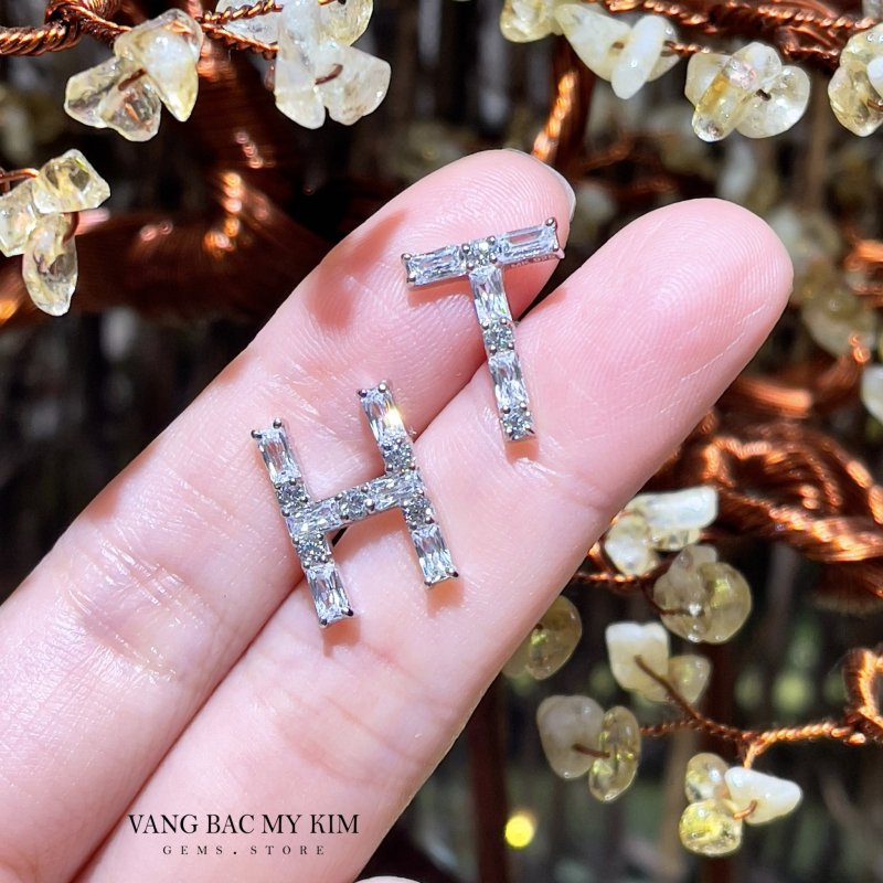 Bông Tai Chữ Cái - Đính Đá Vuông - Size to 15x12mm - Bạc si vàng trắng cao cấp