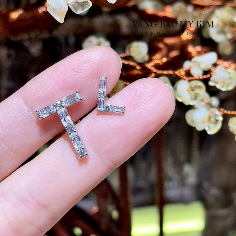 Bông Tai Chữ Cái - Đính Đá Vuông - Size to 15x12mm - Bạc si vàng trắng cao cấp
