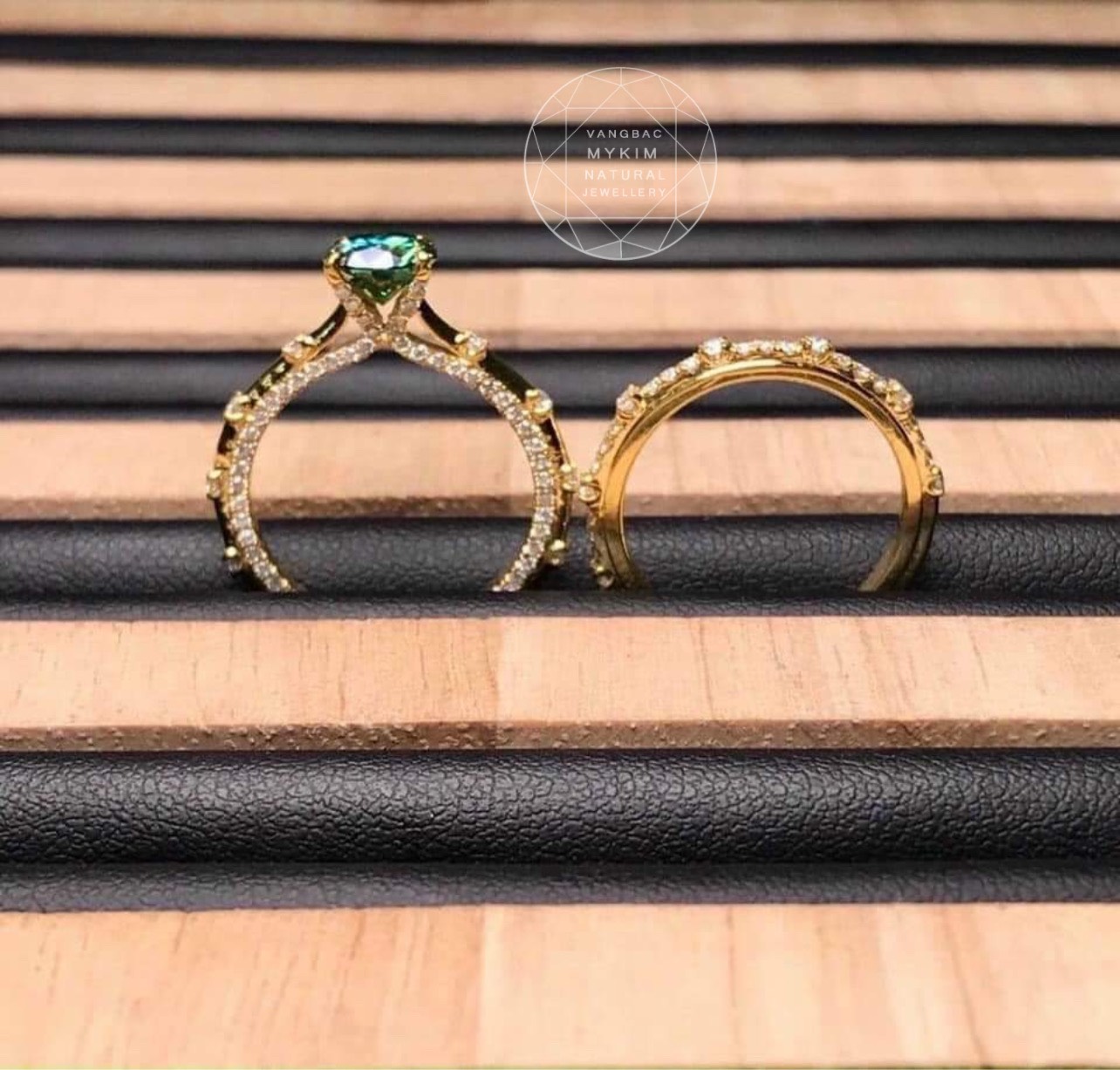 Nhẫn Kiểu Đính Kim Cương Moissanite - Vàng 14k - 18k