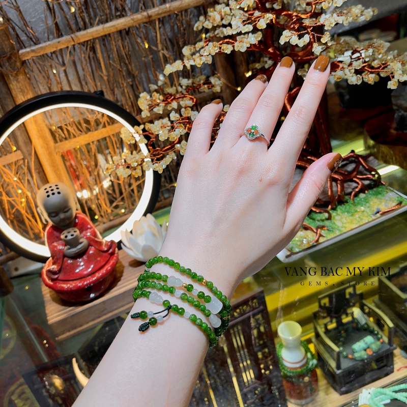 💚 Vòng Tay Đá Diopside Mix Băng Ngọc Phỉ Thúy – Bi Vàng & Charm Ngọc Chạm Khắc | Vạn Sự Hanh Thông