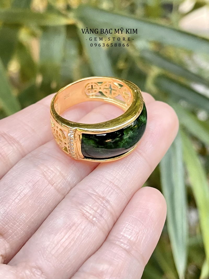 💍 Nhẫn Yên Ngựa – Ngọc Phỉ Thúy Xanh Rêu | Jadeite Tự Nhiên – Vàng 10k/14k